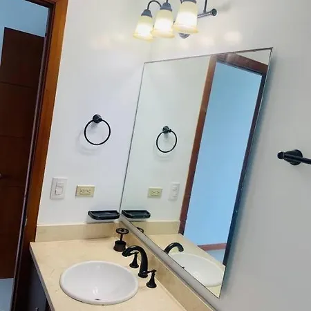 ¡oferta! Nuevo Y Hermoso Apartamento En El Laguito *