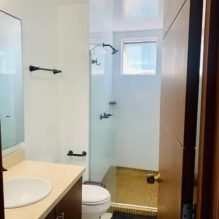 ¡oferta! Nuevo Y Hermoso Apartamento En El Laguito Apartamento